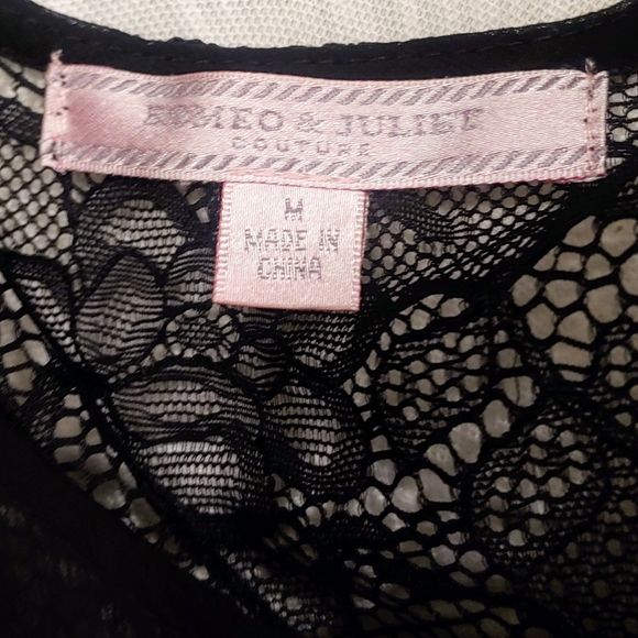 Romeo & Juliet Sleeveless Lace Bib Front Top - Picture 9 of 12